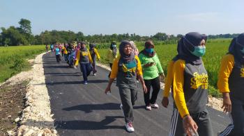  Emak-Emak Geruduk Jalan TMMD Bojonegoro Penghubung Desa Ngrancang-Jatimulyo, Ini Sebabnya